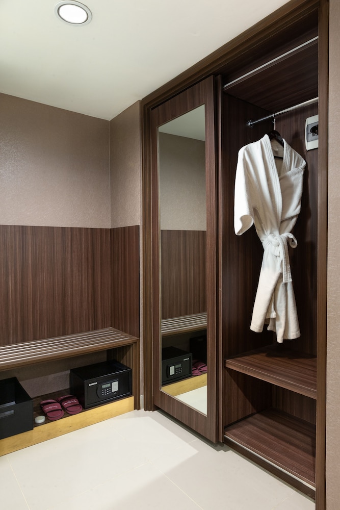 The Alana Hotel & Conference Center Malioboro Yogyakarta By Aston 16/33