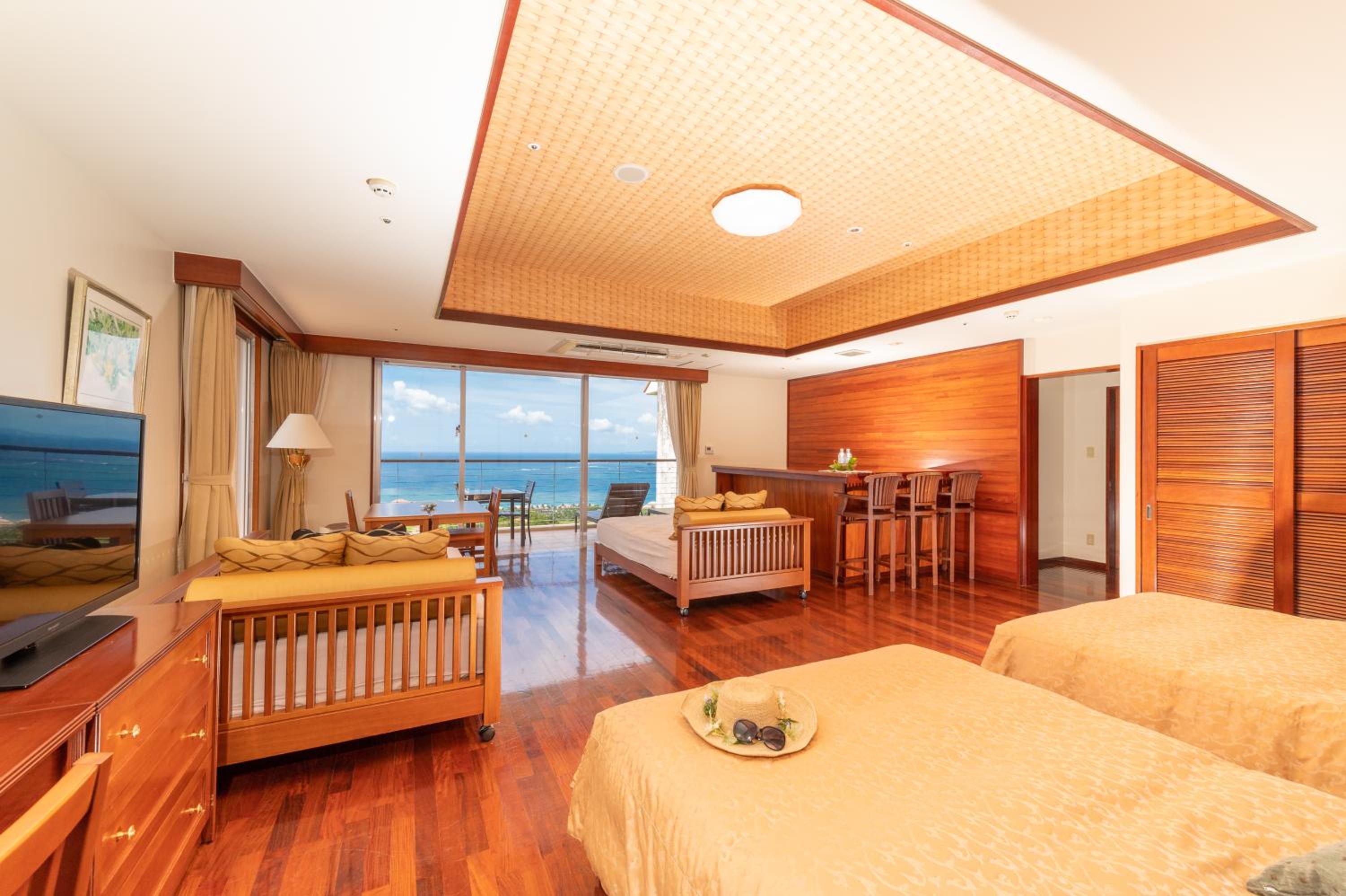 Palm, Premium, Executive, Twin Beds, Hot Tub