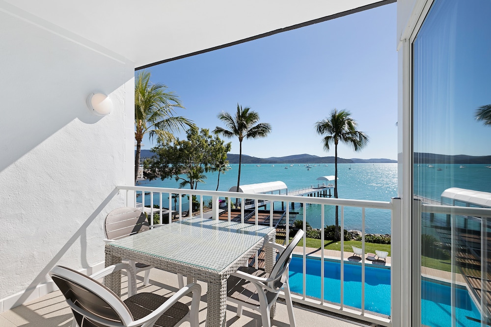 Coral Sea Marina Resort 64/87