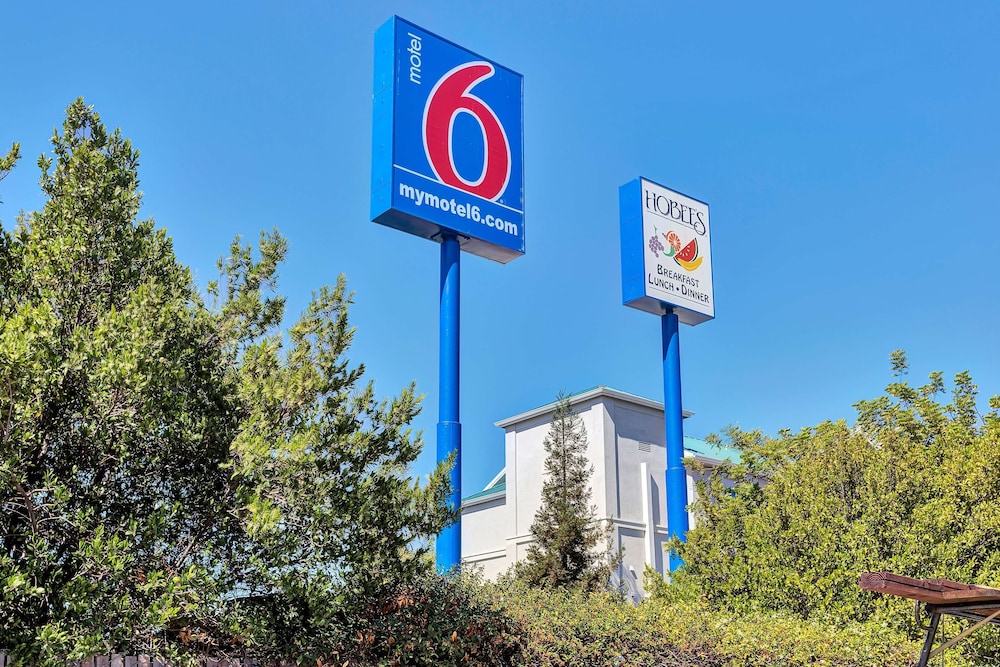 Motel6 Belmont, CA San Francisco Redwood City 55/61