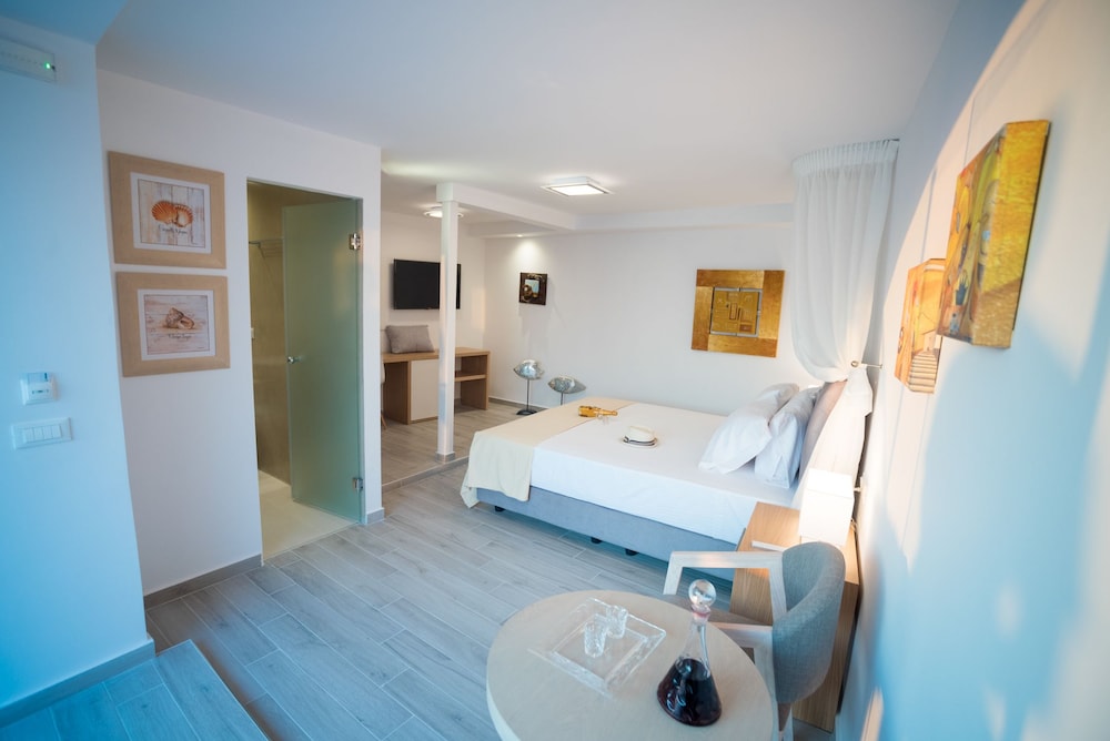 Kratiras View Luxury Suites 13/50