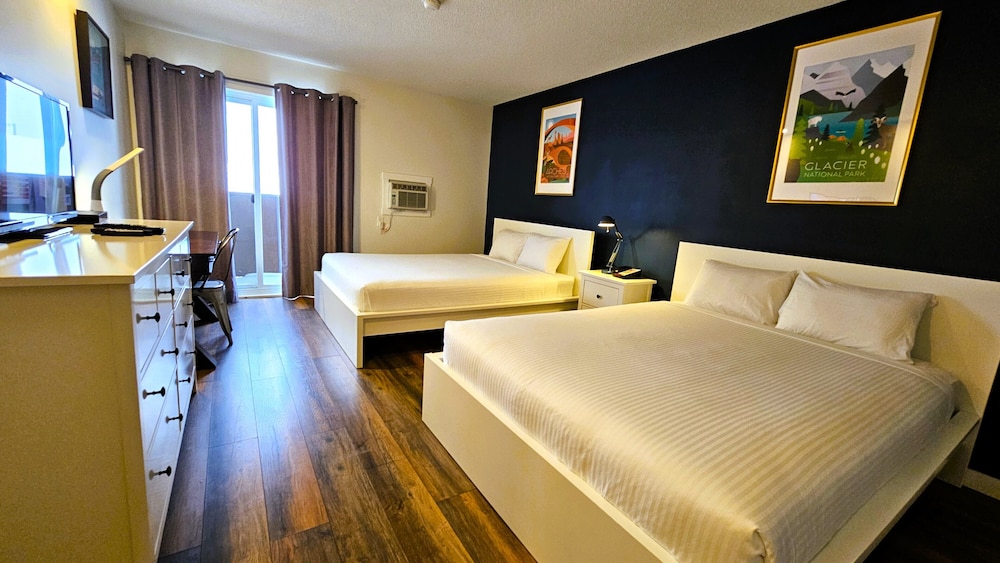 Cloud 9 Inn 27/72