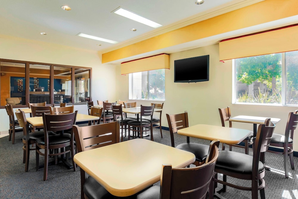Fairfield Inn Tracy 15/21