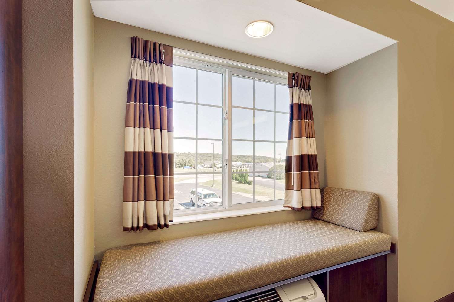 Microtel Inn & Suites by Wyndham Prairie du Chien 3/10