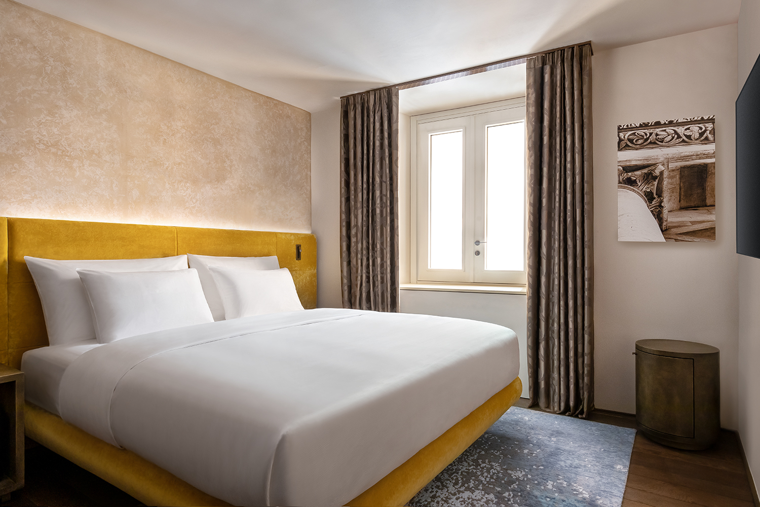 Adagio, King Bed
