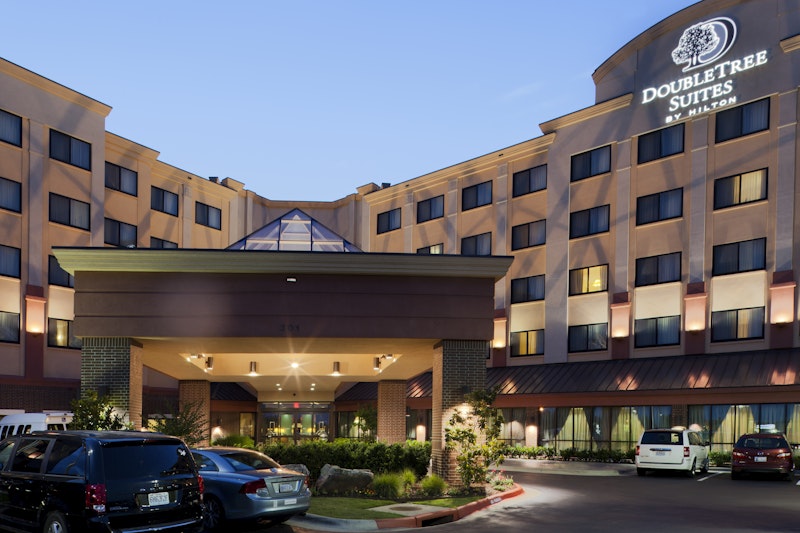 Doubletree Suites By Hilton Bentonville 2/61