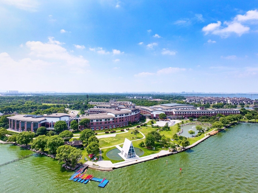 Tongli Lakeview Hotel 69/76