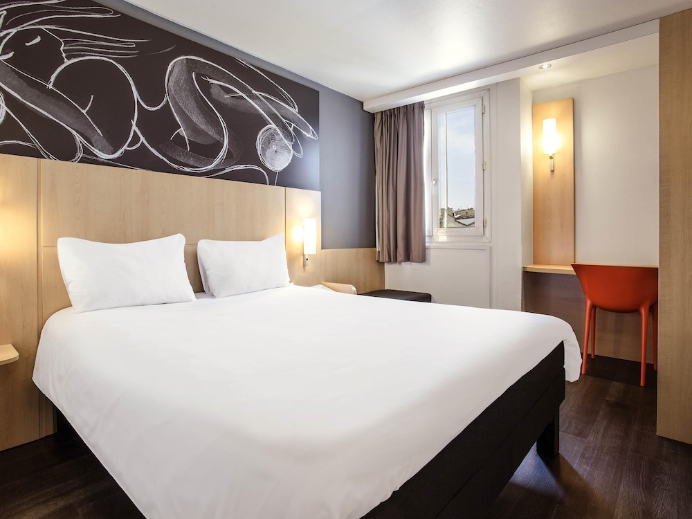Ibis Saint-Denis Stade Ouest 26/71