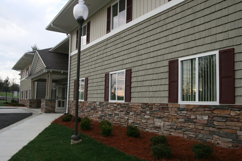 Affordable Suites Augusta 32/35