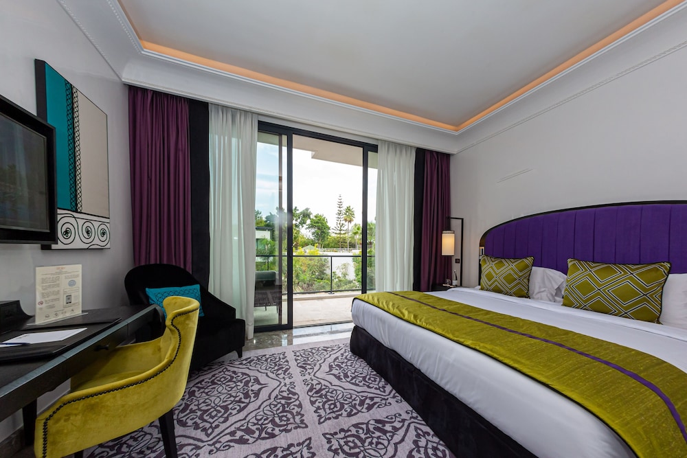 PREMIUM, KING BED