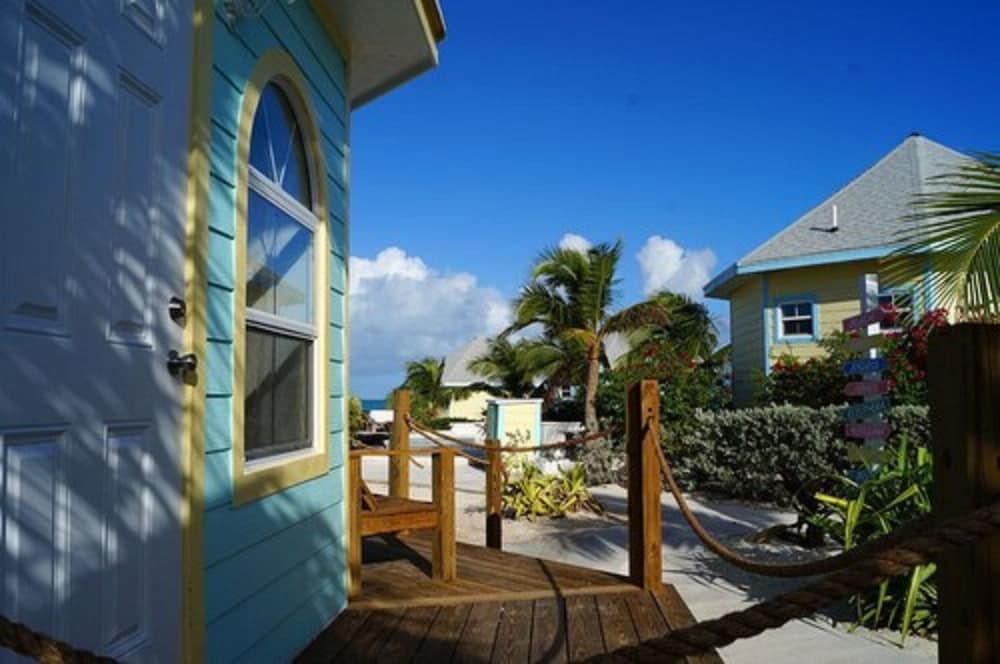 Paradise Bay 8/50