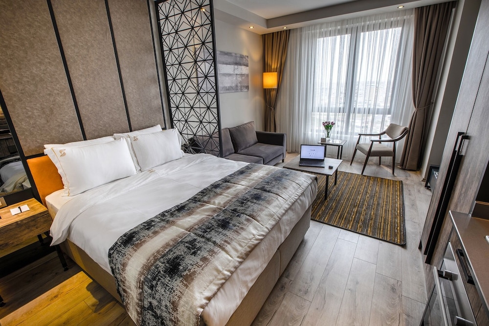 Shimall Hotel 7/44