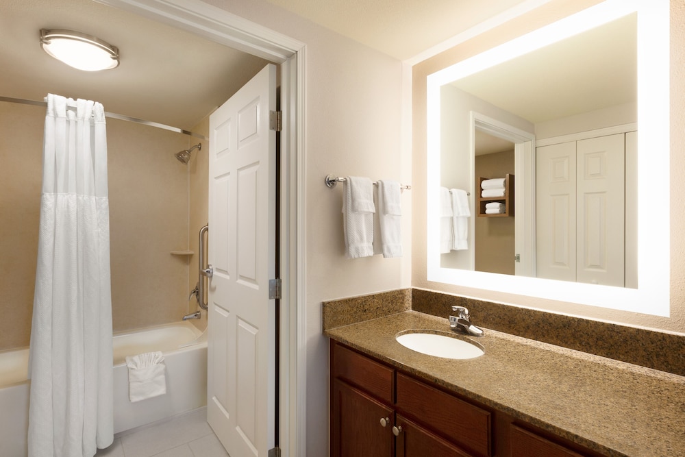Staybridge Suites Tampa East Brandon 14/54
