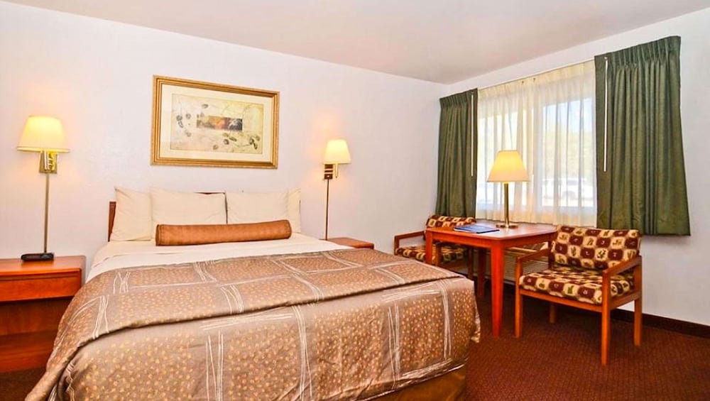 MAGNUSON HOTEL MANITOU SPRINGS 15/40