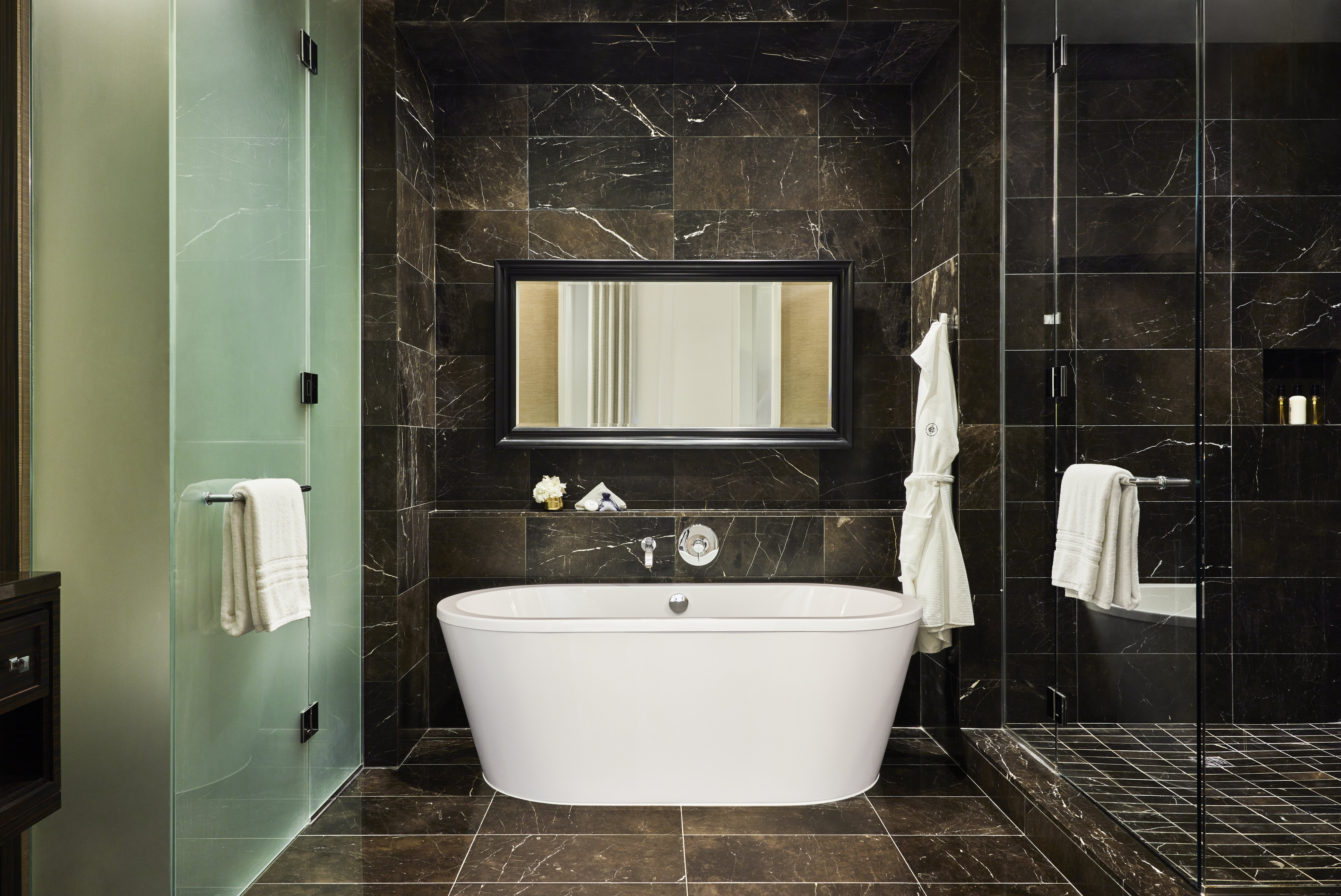 Rosewood Hotel Georgia 84/85