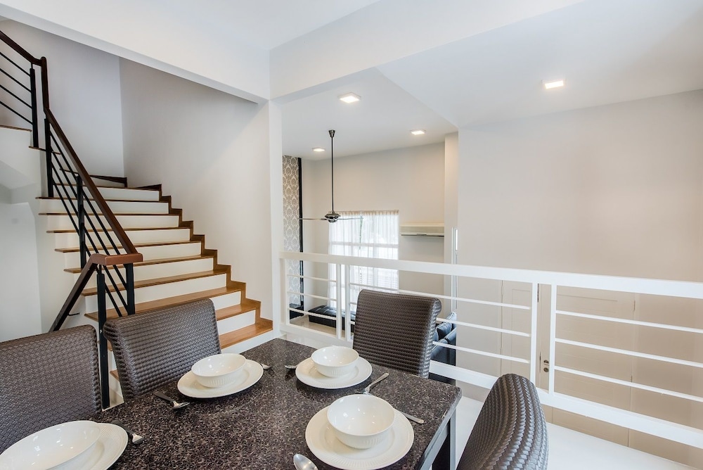 New Corner Shamrock Beach Villas Seaview 40/58