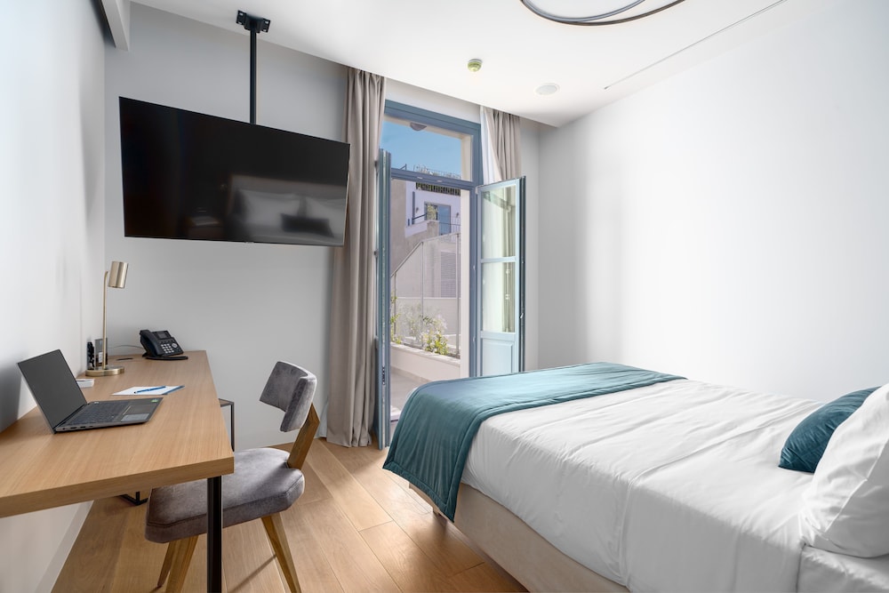 EXECUTIVE, ACROPOLIS VIEW