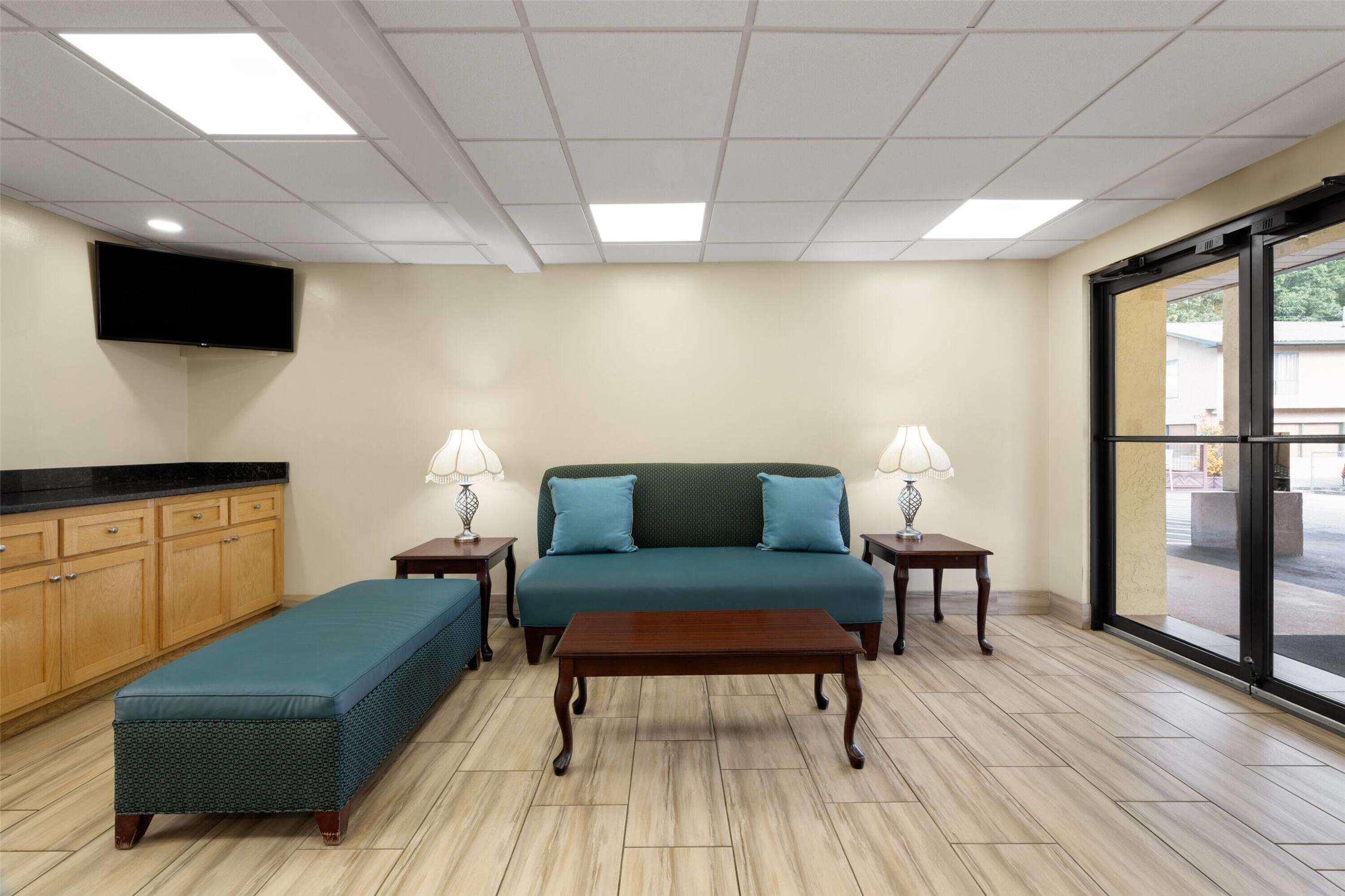 Days Inn by Wyndham Murphy 32/45