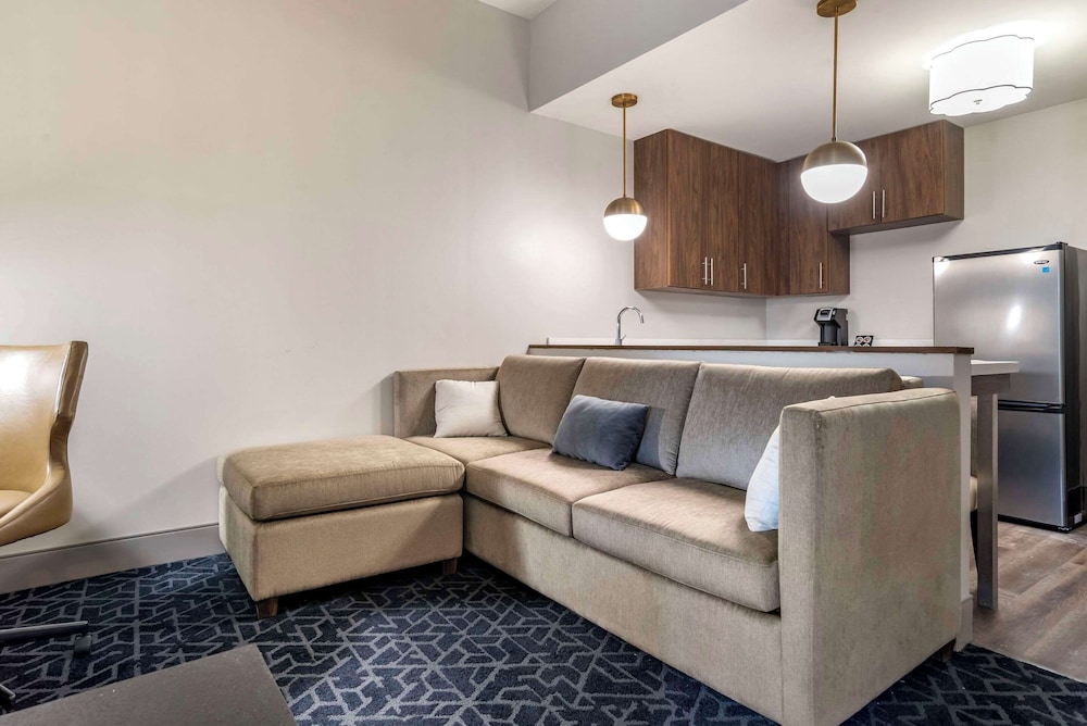 Lyric Hotel West End, Trademark Collection by Wyndham 25/50