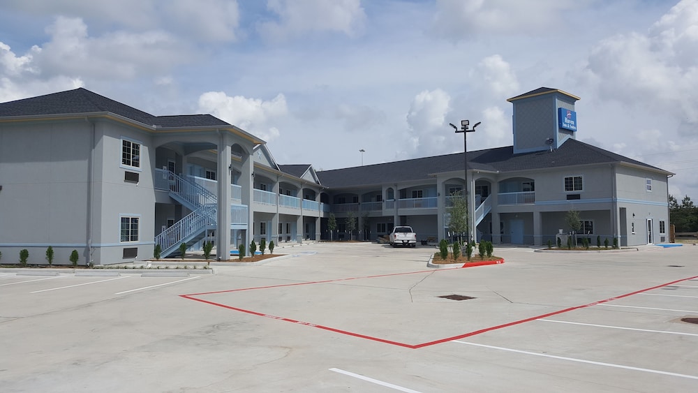 Haven Inn & Suites Willowbrook 7/37