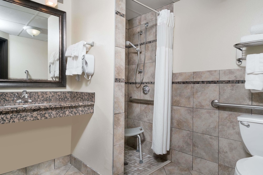 Baymont By Wyndham Bloomington Msp Airport 14/31