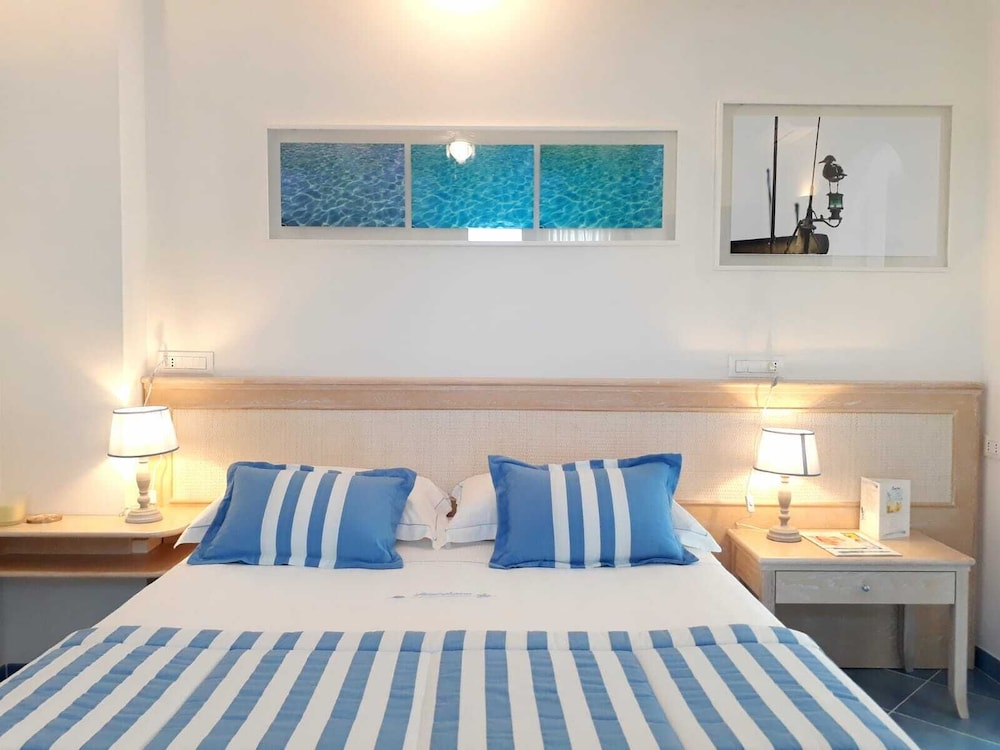 Marina Blu, 2 Bedrooms, Superior, Suite, 2 Queen Beds, Sea View, 2 Sofa