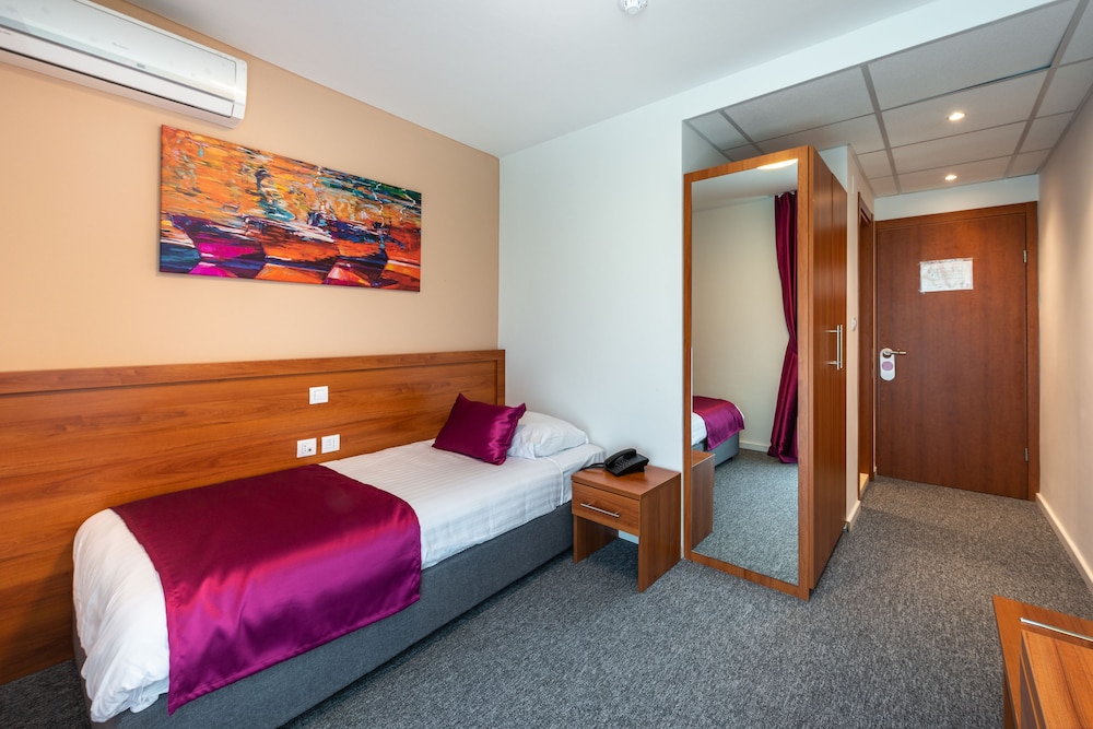 ROOM, SINGLE, ANNEX