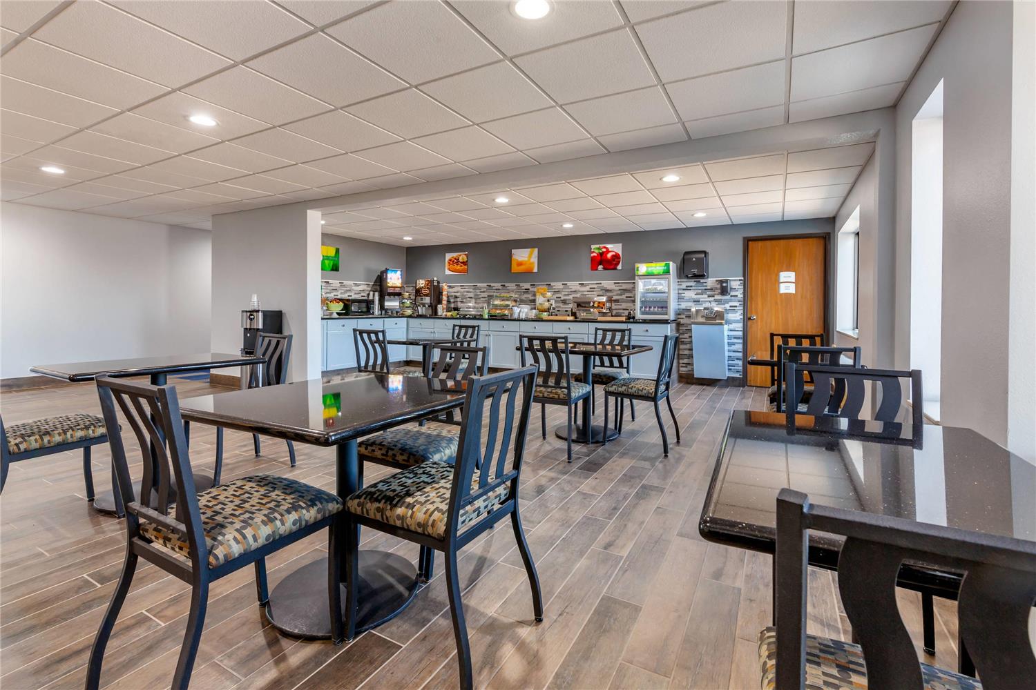 Quality Inn New London, WI 23/27