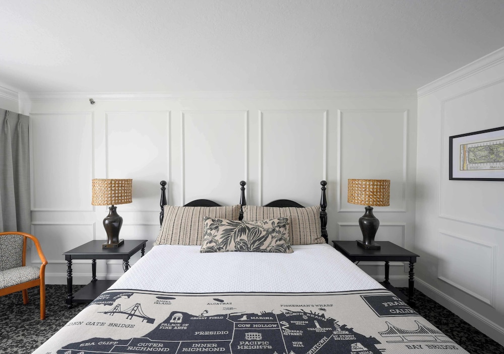 غرفة سوبيريور بسرير كينج، Cow Hollow Inn 4/7