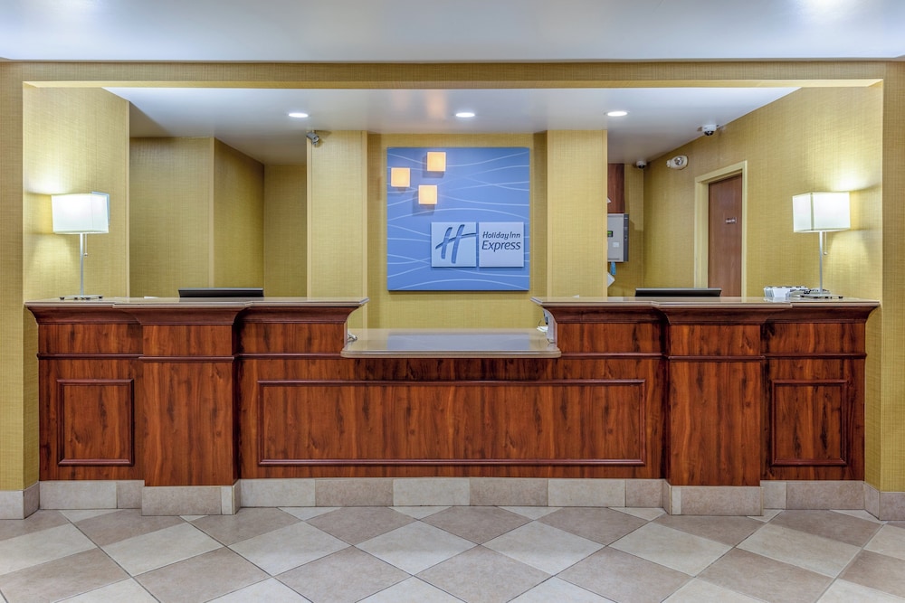Holiday Inn Express Hotel Suites Bowling Green 4/62