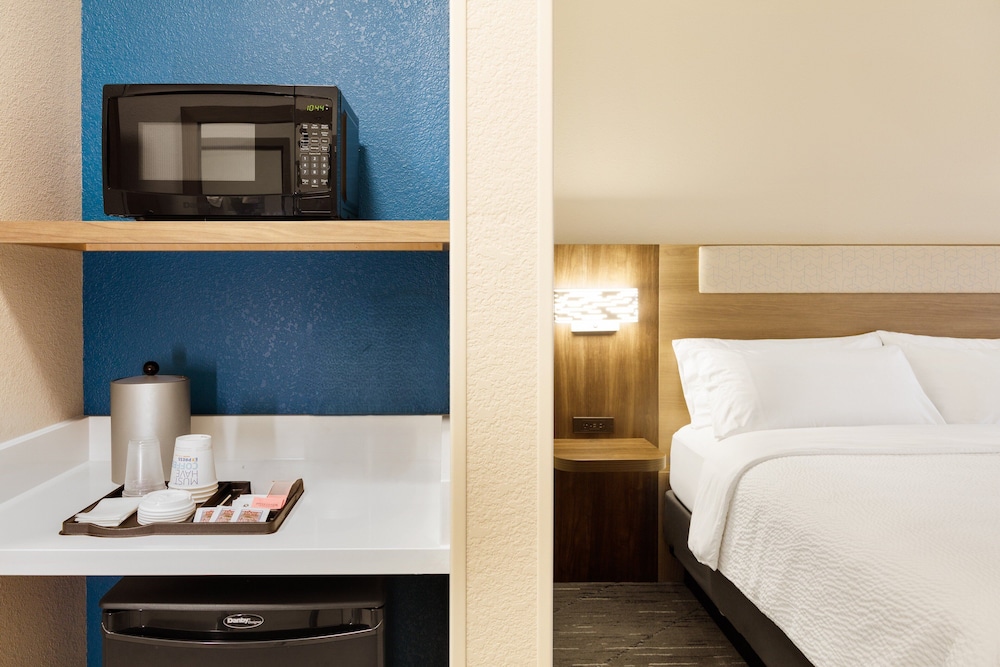 Suite, 2 Queen Beds, Holiday Inn Express Granby Northwest by IHG 3/5
