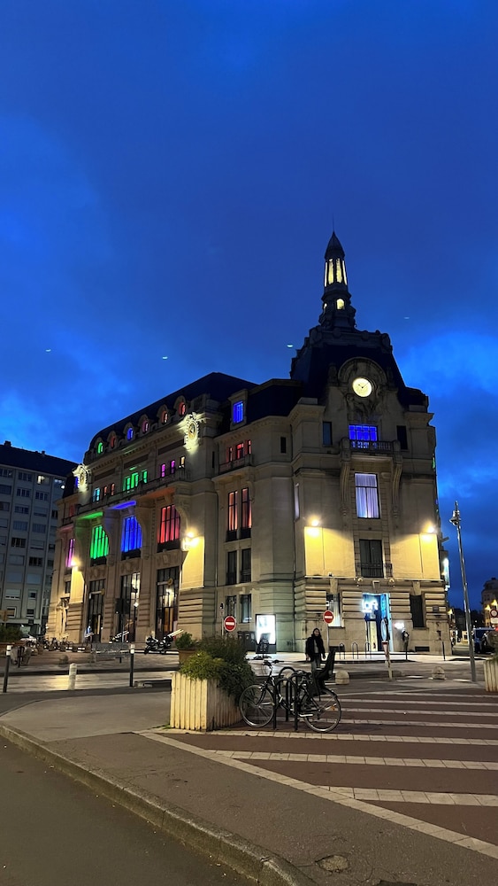 Aloft Hotel Dijon By Marriott 1/50