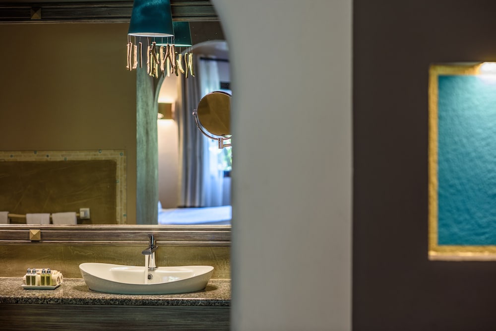 Cala Luna Boutique Hotel and Villas 15/86