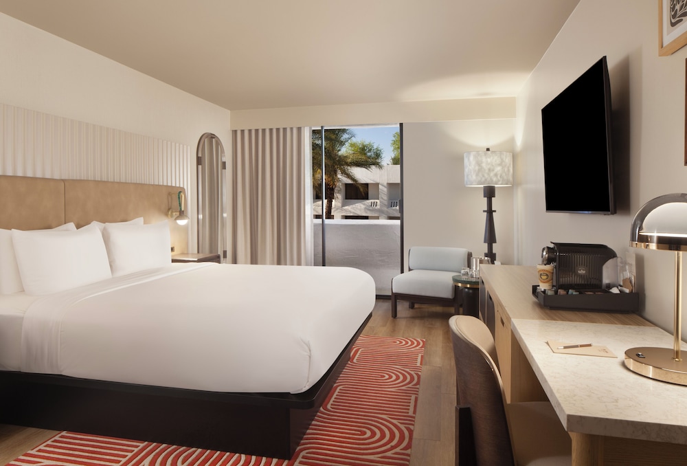 ROOM, KING BED, WITH VIEW