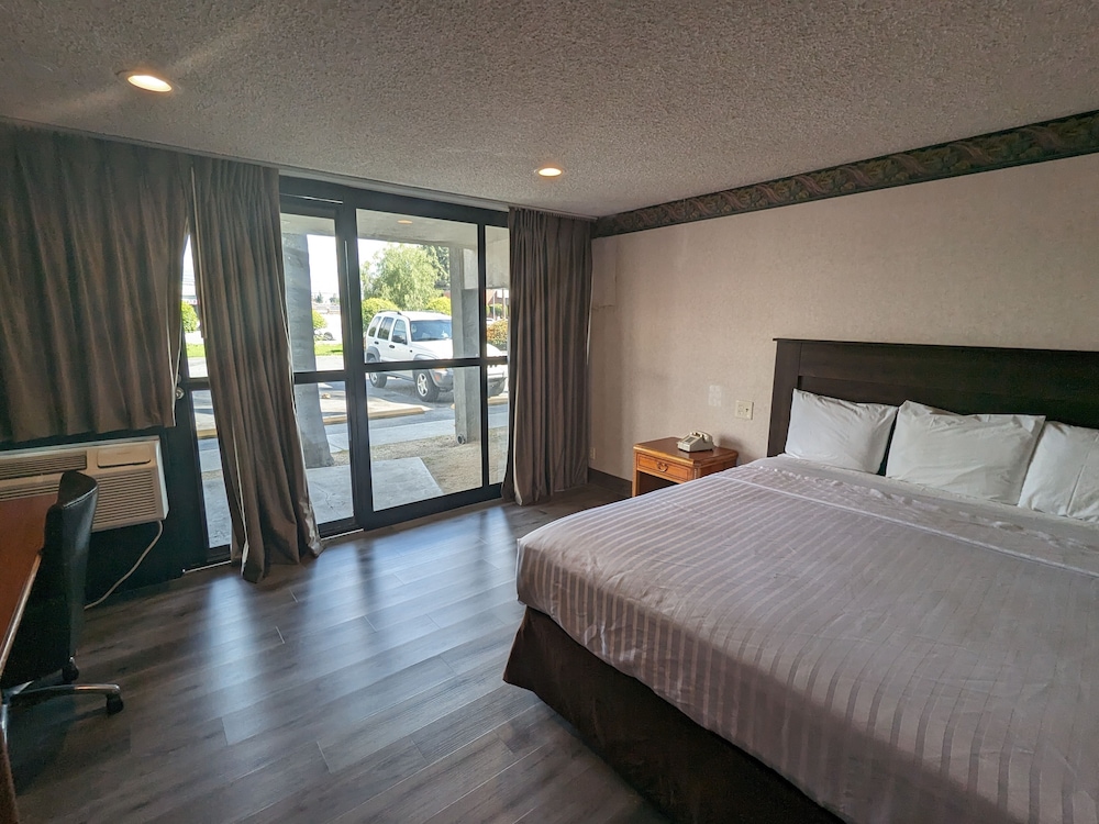 Valley Inn 12/59