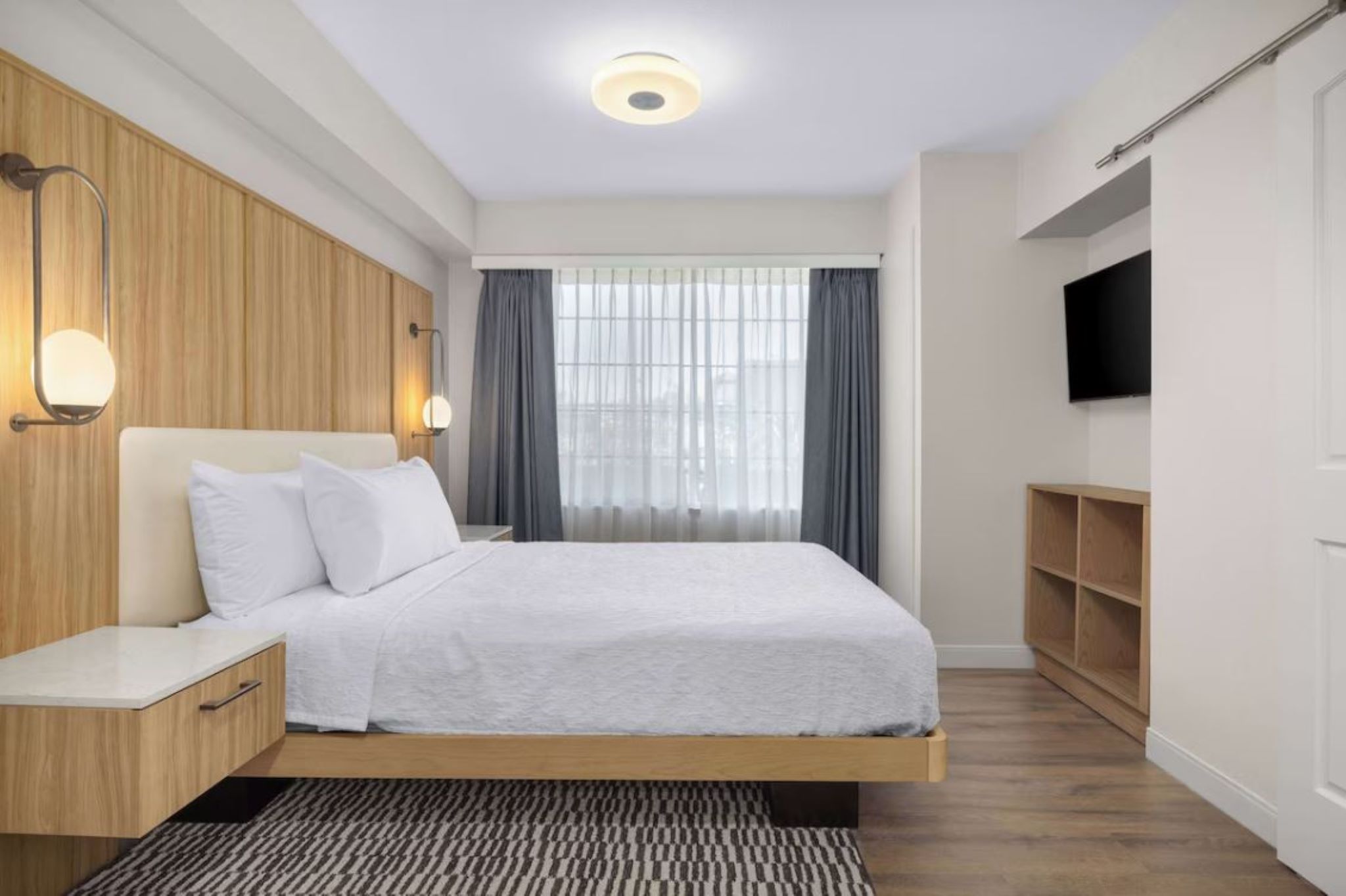 2 BEDROOMS, SUITE, 2 KING BEDS, 2 BATHROOMS