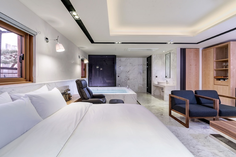 Capace Hotel 18/73