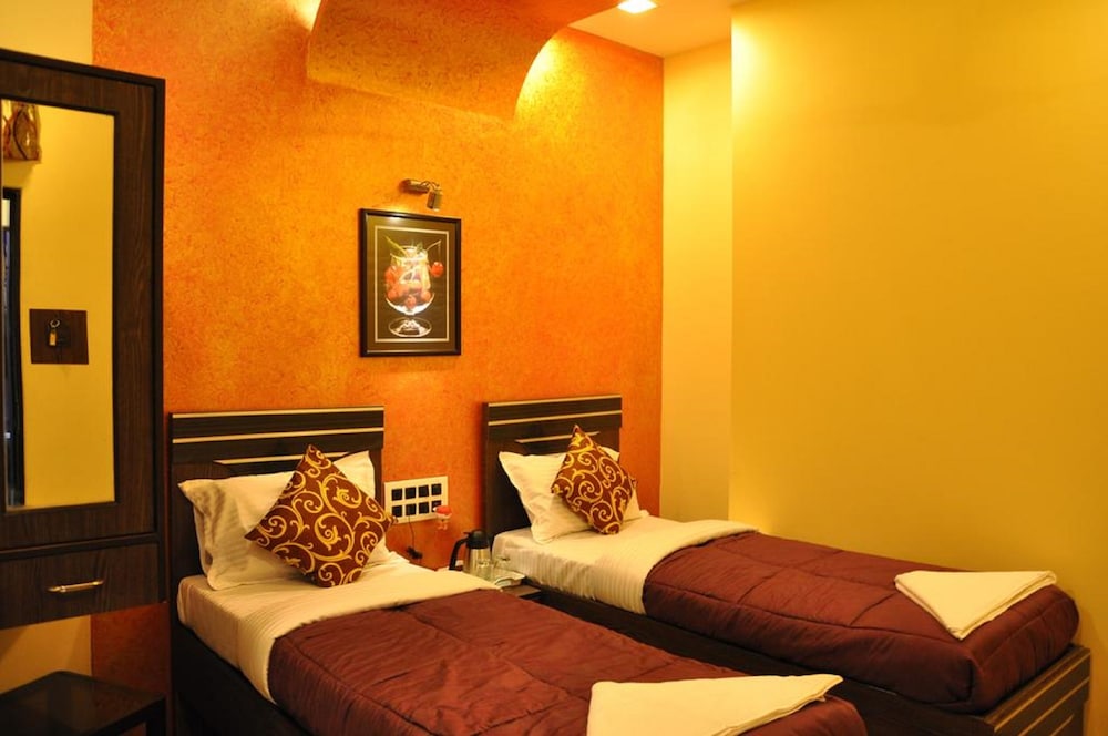 EXECUTIVE, KING BED