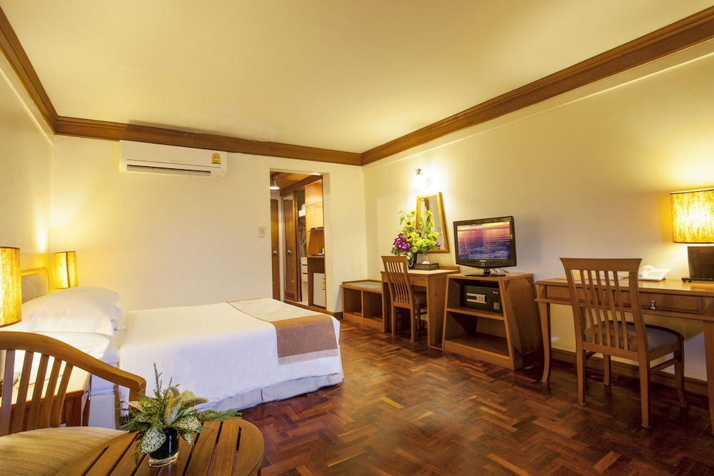 SAFARI BEACH HOTEL 14/48