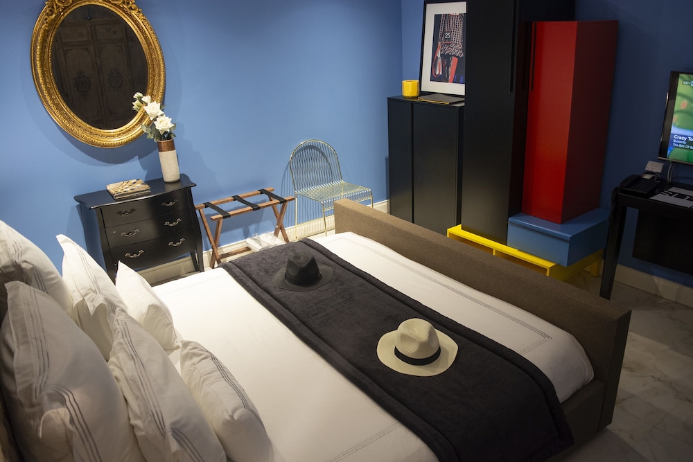 Inner, Theatre, Luxury, King Bed