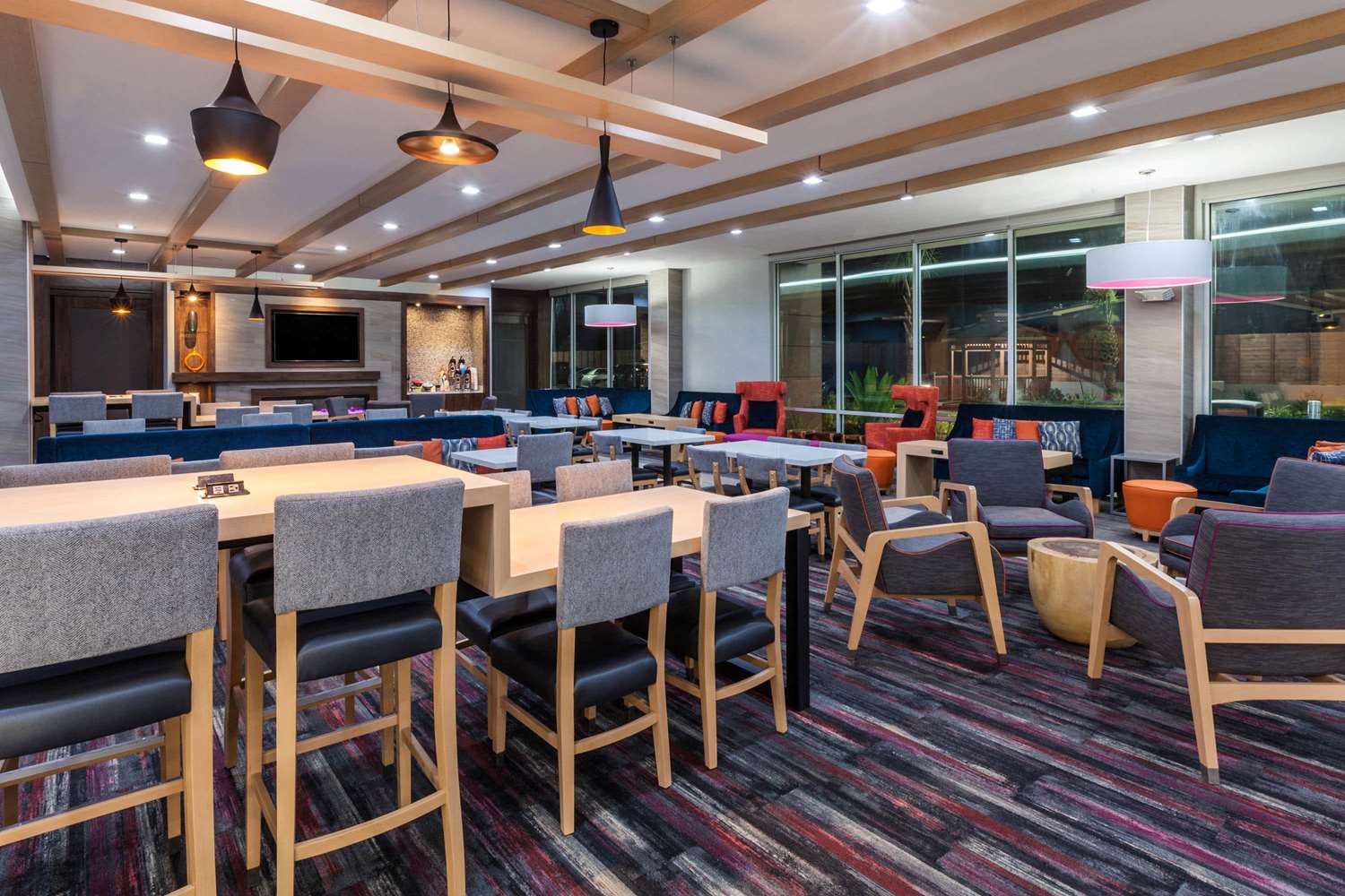 La Quinta Inn & Suites by Wyndham Houston East at Sheldon Rd 34/52