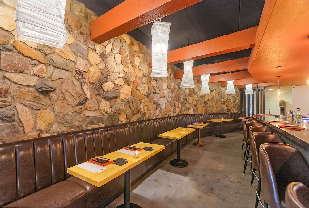 Papago Hotel by Reside, Trademark Collection by Wyndham 50/68