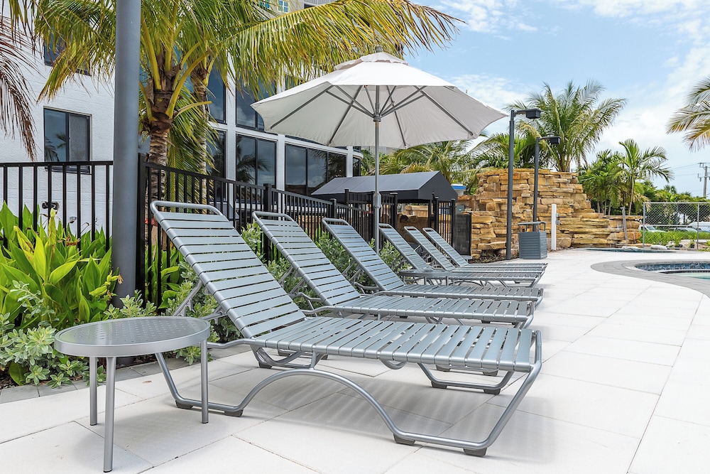 Pointe Estero Resort 37/50