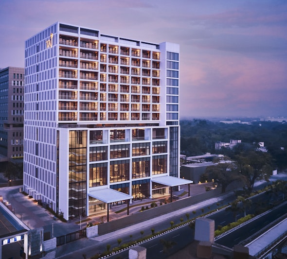 Taj Wellington Mews 2/55