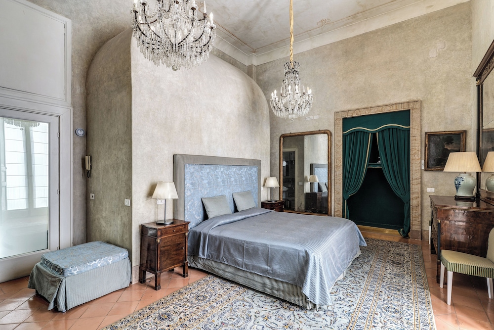 غرفة ديلوكس بسرير كينج، Palazzo Doria Suites 4/10