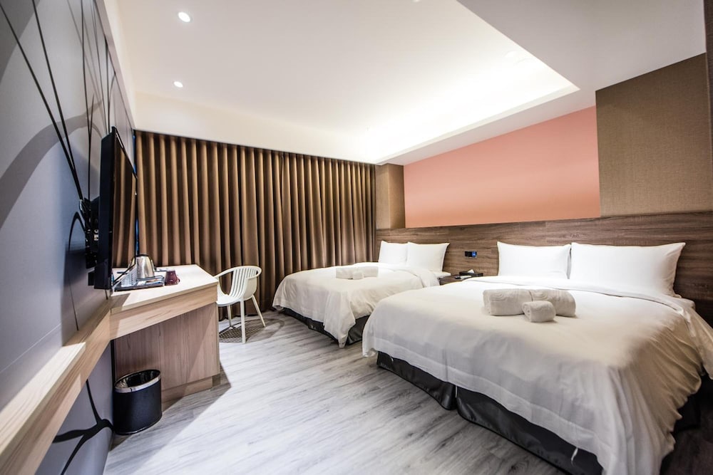 Bv Hotel 7/41