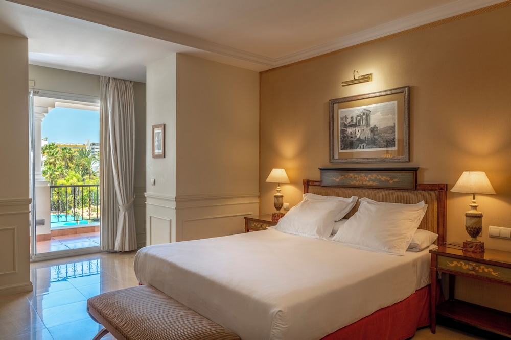 Guadalpin Suites 7/50