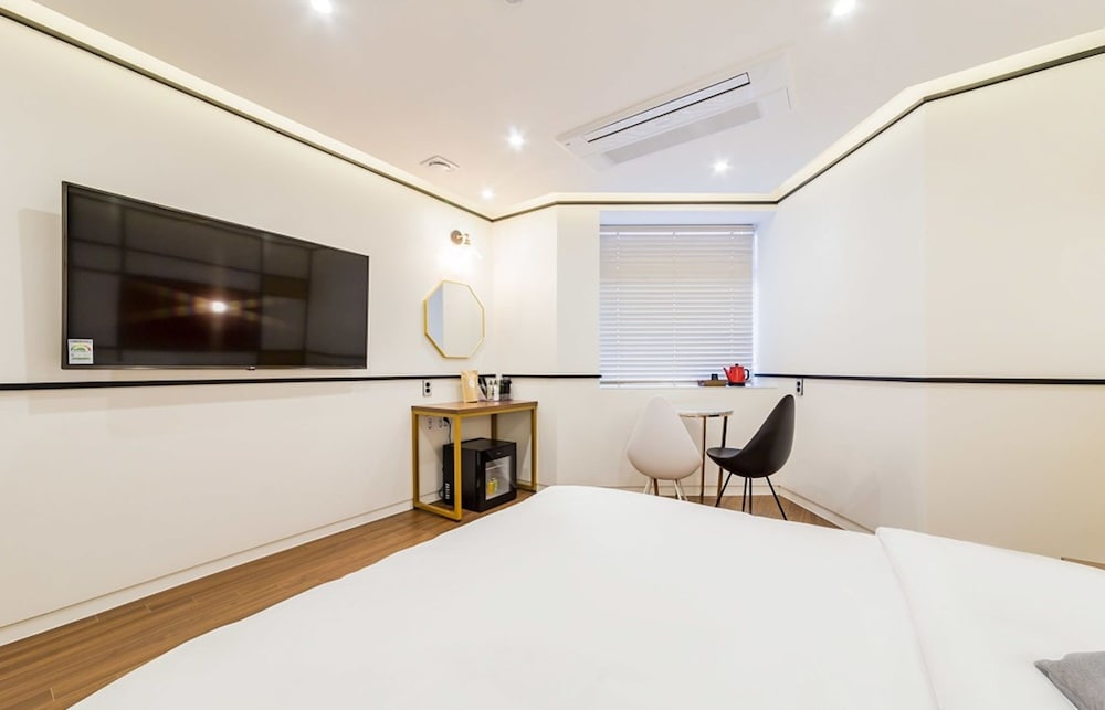 Plain Hotel 18/24