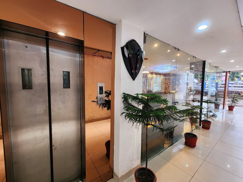 Hotel Lee International 4/47