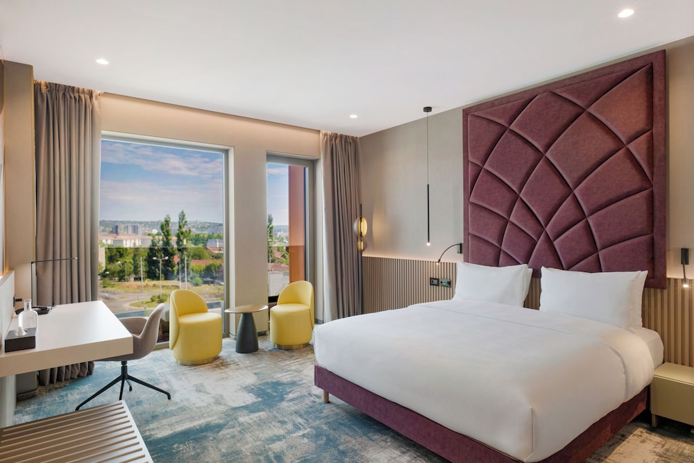 Mercure Oradea 18/42